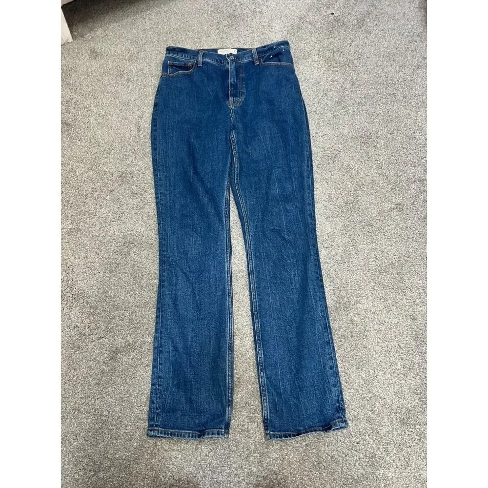 Abercrombie & Fitch Ultra High Rise 90s Straight Jean size 28 / 6 S - Nineties